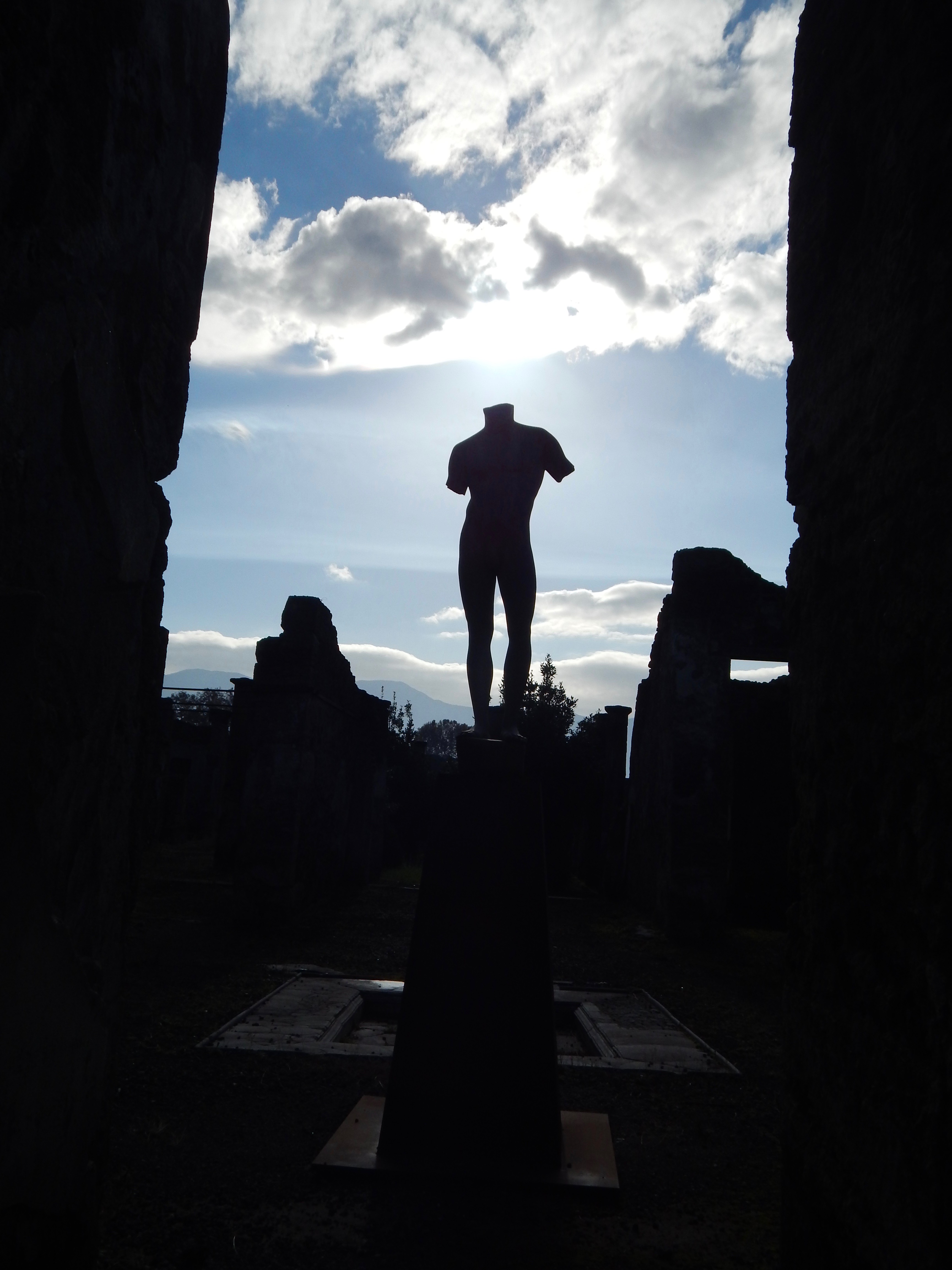 Bella Italia: Exploring Naples and Pompeii